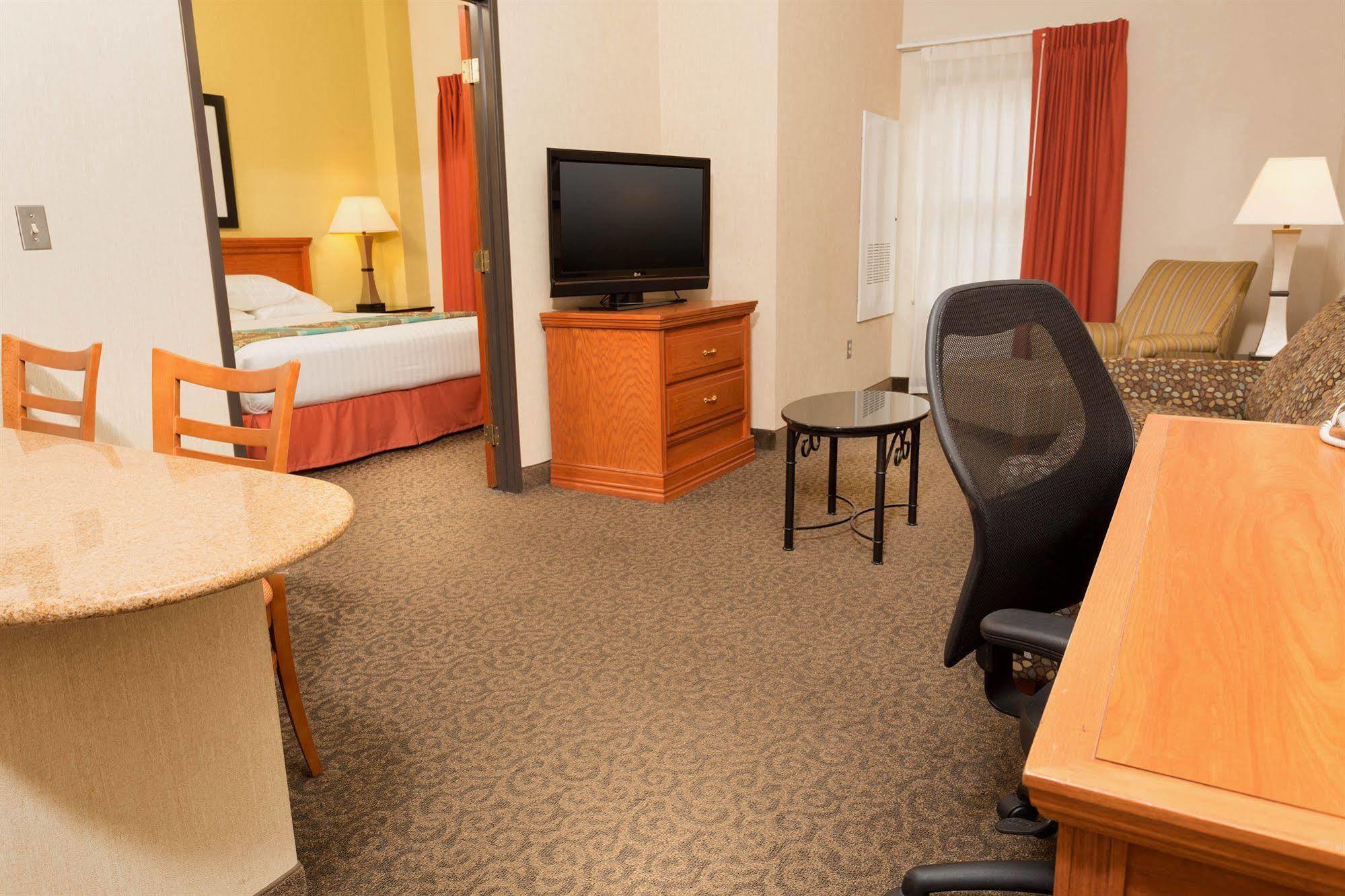 Drury Inn & Suites Макаллен Экстерьер фото
